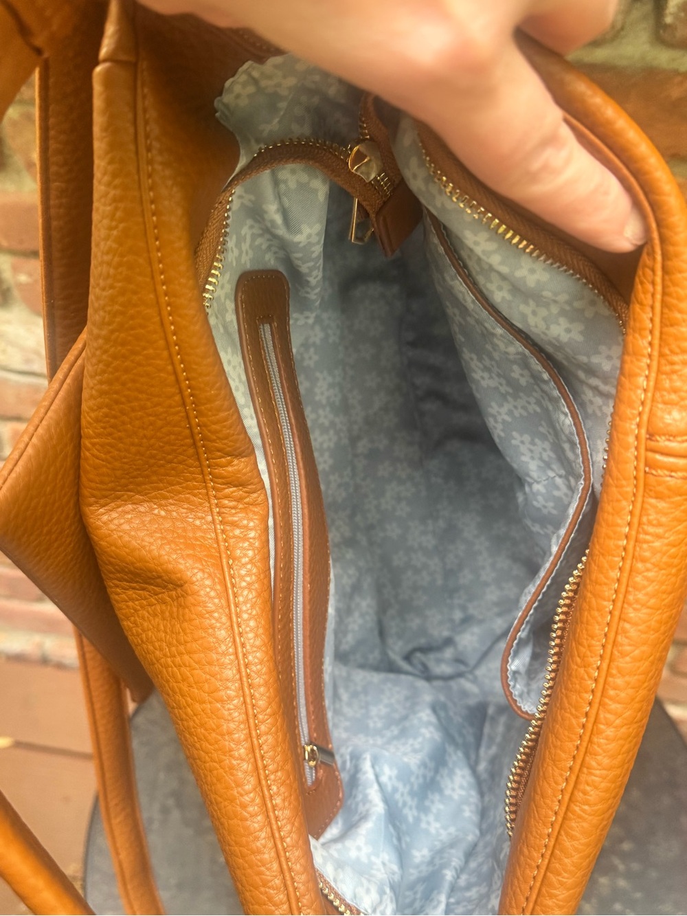 Slouchy Vegan Leather Tote w/ Wristlet Pouch & Crossbody Strap – NWOT - Picture 5 of 12